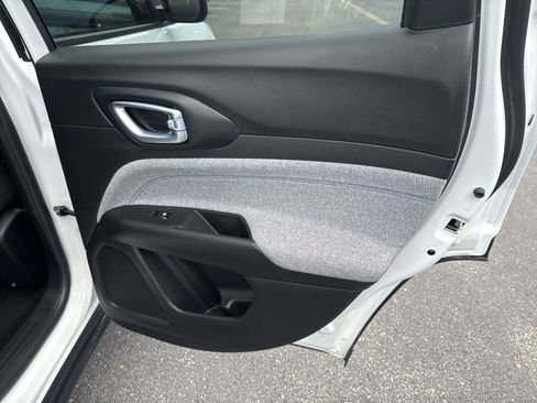 Used 2024 Jeep Compass Sport image 13