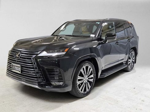 Used 2026 Lexus LX 600 4WD w/ Appearance Package image 7