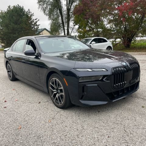 Used 2023 BMW i7 xDrive60 AWD/4WD image 1