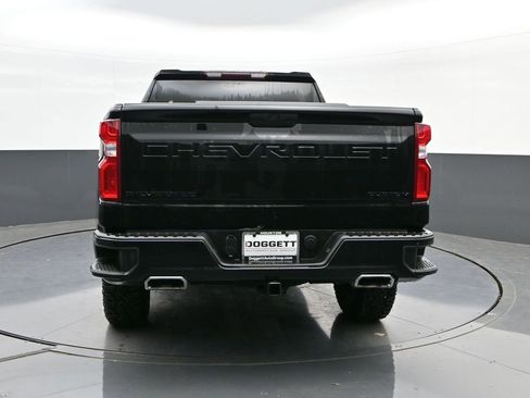 Used 2021 Chevrolet Silverado 1500 Custom Trail Boss w/ LPO, Dark Essentials Package image 8