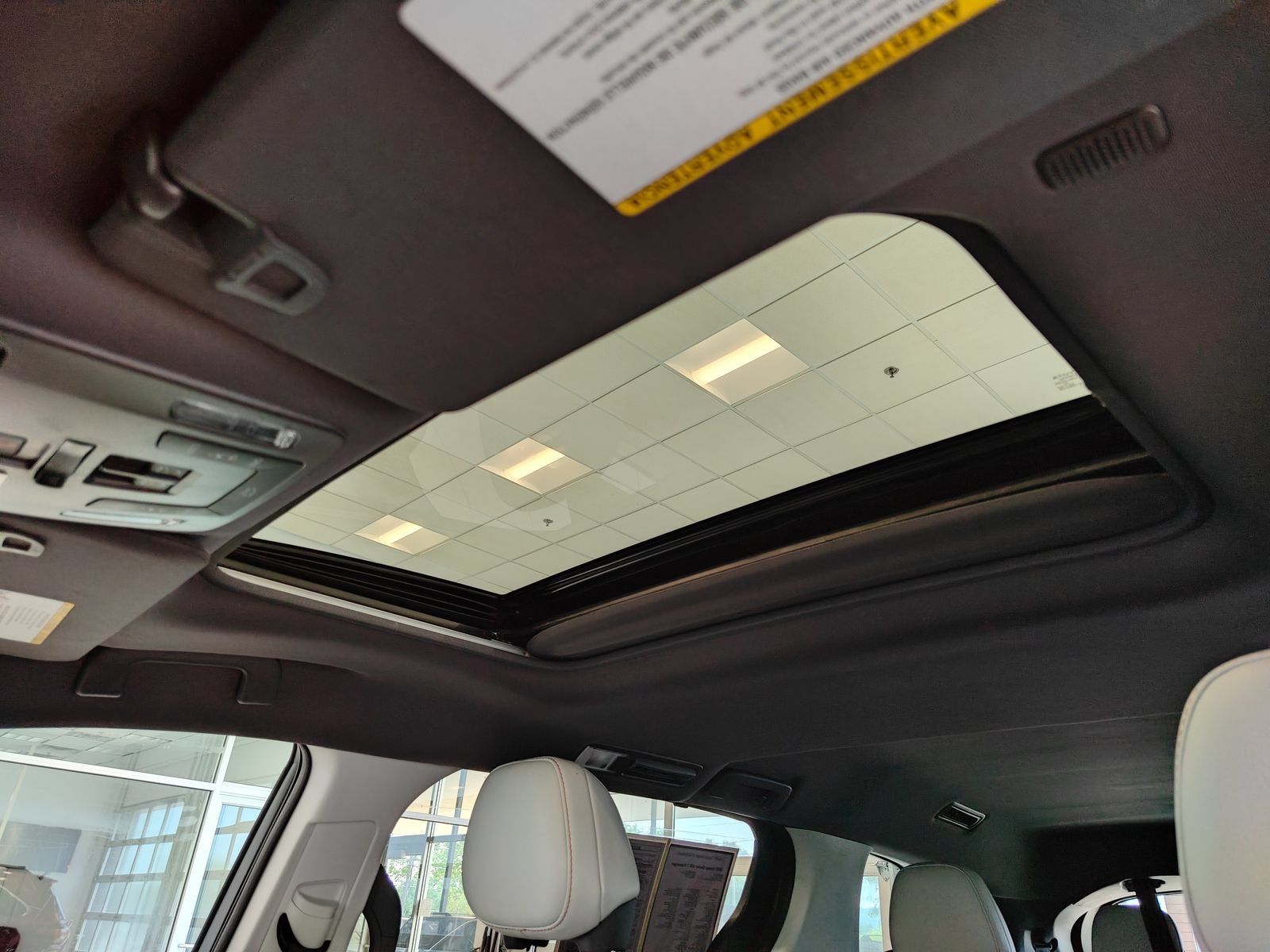 Used 2023 Toyota Sienna XSE AWD/4WD image 11