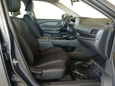 Used 2025 Nissan Rogue S AWD/4WD image 15