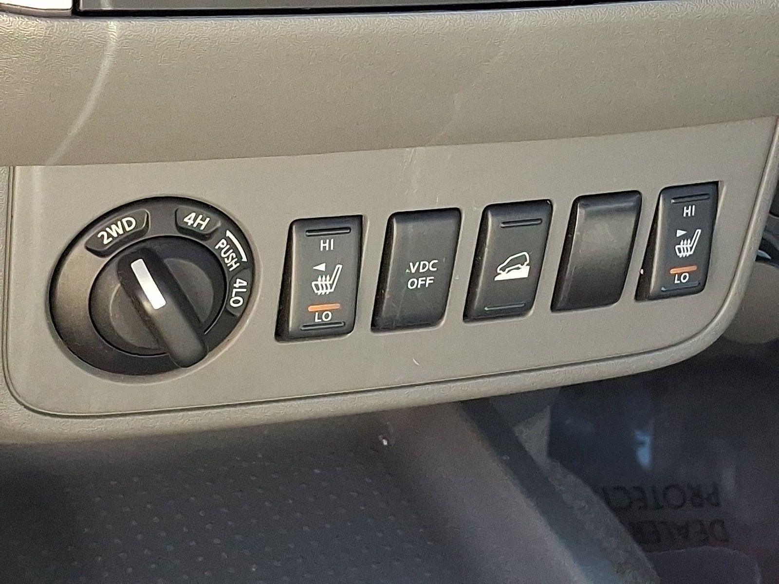 Used 2011 Nissan Frontier SL w/ Moonroof Pkg AWD/4WD image 23
