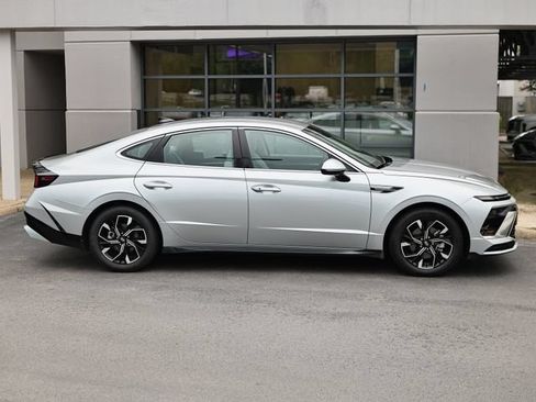 Used 2024 Hyundai Sonata SEL FWD image 4