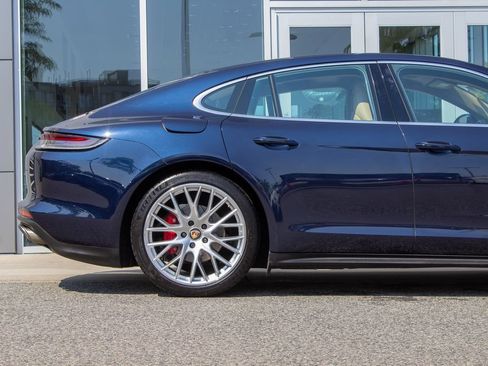 Used 2022 Porsche Panamera 4S AWD/4WD image 6