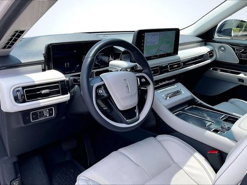 Used 2025 Lincoln Aviator Reserve w/ Equipment Group 201A AWD/4WD image 19