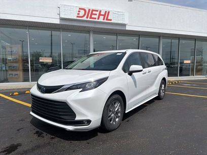 Used 2025 Toyota Sienna XLE