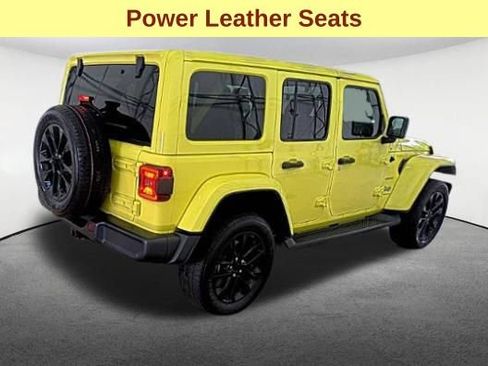 Used 2023 Jeep Wrangler Unlimited Sahara w/ Cold Weather Group AWD/4WD image 5