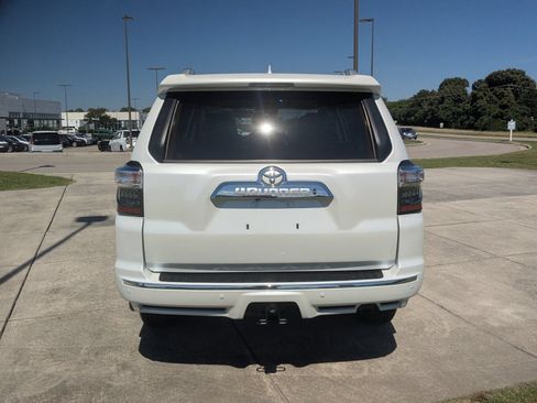 Used 2024 Toyota 4Runner Limited AWD/4WD image 4