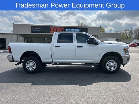 New 2026 RAM 2500 Tradesman AWD/4WD image 3