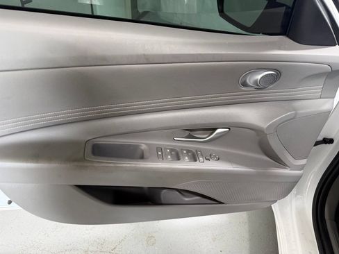 Used 2025 Hyundai Elantra SEL FWD image 9