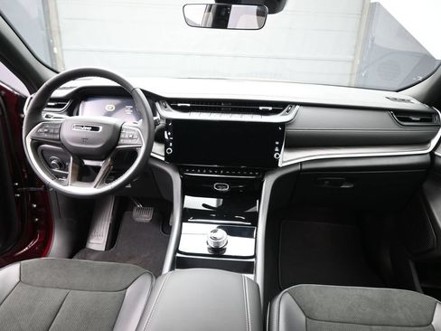 New 2026 Jeep Grand Cherokee Altitude RWD image 27