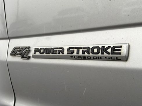 Used 2017 Ford F350 XLT w/ Camper Package image 19