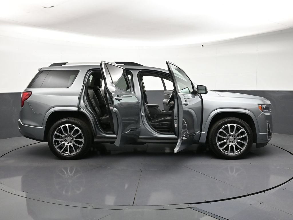 Used 2023 GMC Acadia Denali w/ Denali Technology Package AWD/4WD image 34