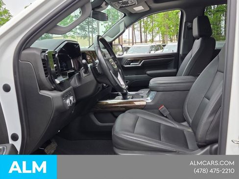 Used 2024 GMC Sierra 1500 Elevation w/ Elevation Premium Package AWD/4WD image 9