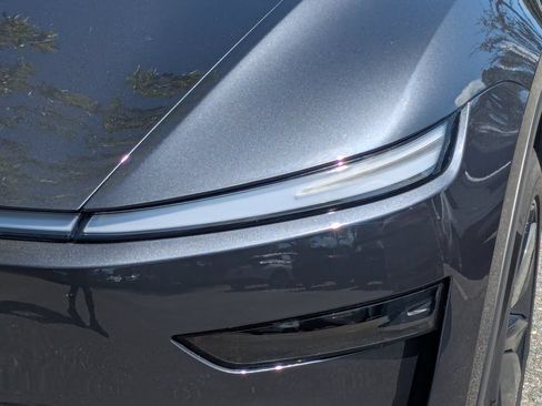 Used 2026 Tesla Model Y 2WD image 19