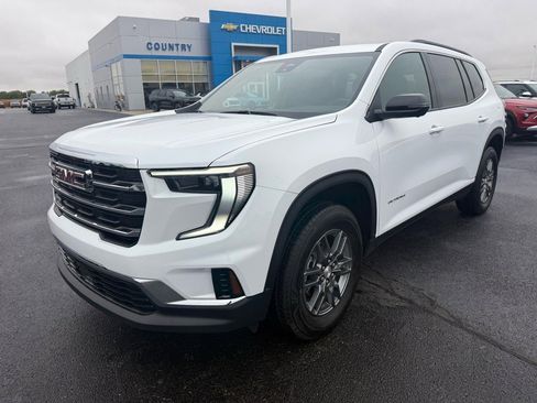 Used 2025 GMC Acadia Elevation image 9