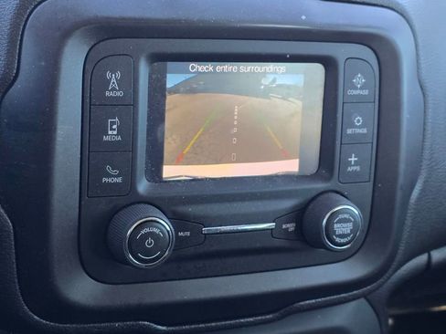 Used 2019 Jeep Renegade Sport image 7