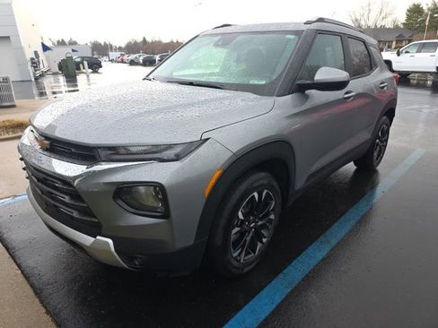 Used 2023 Chevrolet TrailBlazer LT w/ Convenience Package image 2