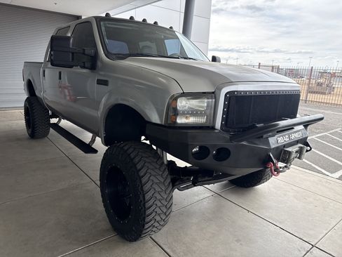 Used 2004 Ford F250 4x4 Crew Cab Super Duty image 3