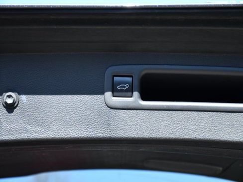 Used 2020 Toyota Highlander Limited AWD/4WD image 28