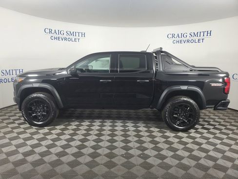 New 2026 Chevrolet Colorado Trail Boss w/ Midnight Edition AWD/4WD image 2
