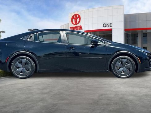 Certified 2023 Toyota Prius Prime FWD image 3