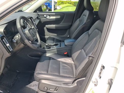 Used 2024 Volvo XC40 B5 Core AWD/4WD image 11