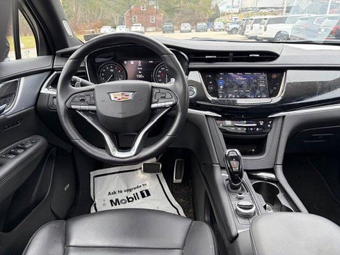 Certified 2024 Cadillac XT6 Sport w/ Technology Package image 9