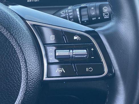 Certified 2024 Kia Seltos EX FWD image 22