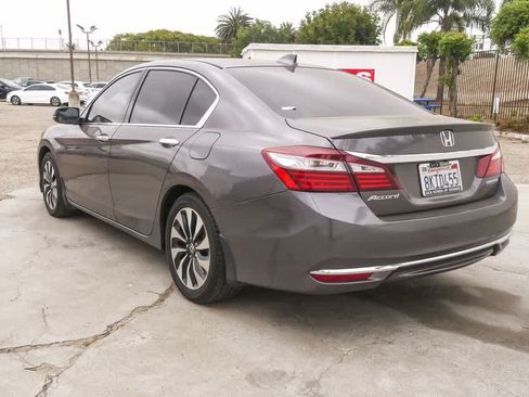 Used 2017 Honda Accord EX-L image 7