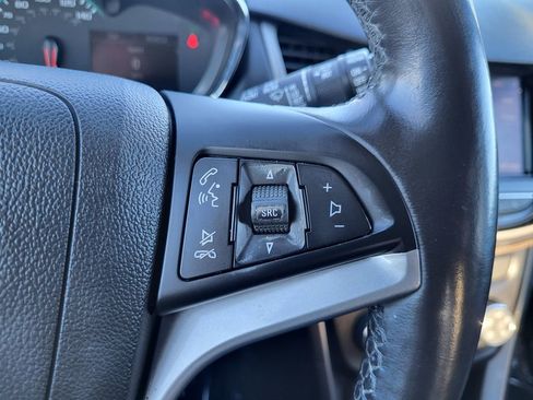 Used 2020 Chevrolet Trax LT w/ LT Convenience Package image 17