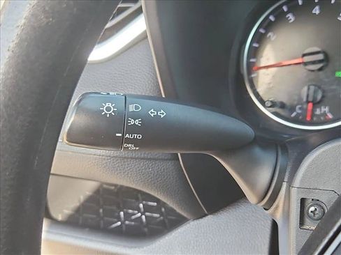 Used 2022 Toyota RAV4 XLE AWD/4WD image 15