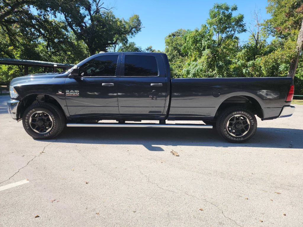 Used 2018 RAM 3500 Tradesman w/ Chrome Appearance Group AWD/4WD image 4