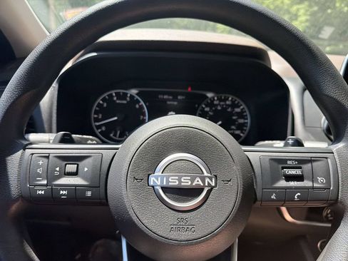 Used 2023 Nissan Rogue S AWD/4WD image 11