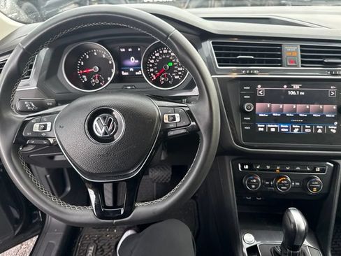 Used 2021 Volkswagen Tiguan SE FWD image 9