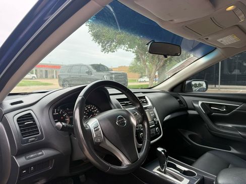 Used 2018 Nissan Altima 2.5 SR FWD image 7