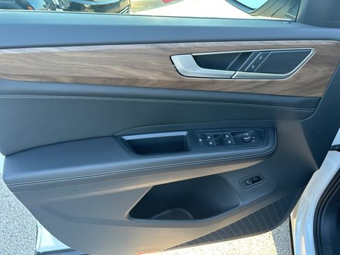 New 2026 Volkswagen Atlas SE image 10