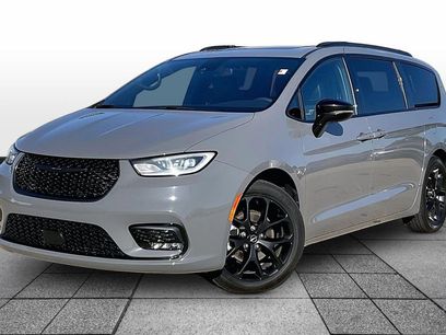 Used 2025 Chrysler Pacifica Limited