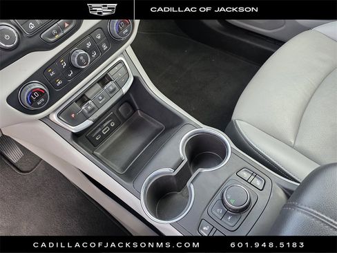 Used 2024 GMC Terrain SLT image 19