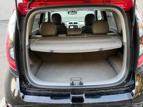 Used 2015 Kia Soul EV + image 16
