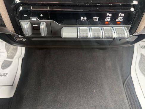 Used 2024 RAM 2500 Laramie image 21