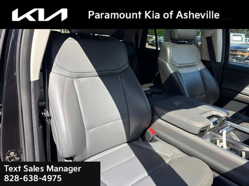 Used 2025 Ford Expedition Max Active RWD image 21