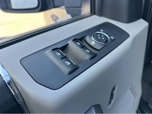 Used 2021 Ford F350 XLT w/ XLT Value Package image 40