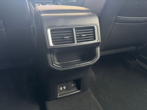 Used 2025 Volkswagen Atlas Cross Sport SE image 24