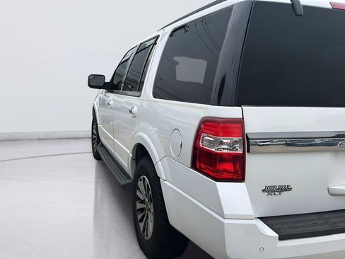 Used 2016 Ford Expedition XLT RWD image 4