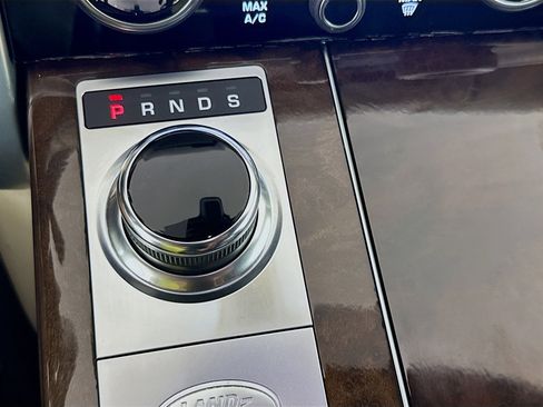 Used 2019 Land Rover Range Rover HSE image 19