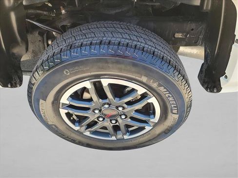 Used 2025 Toyota Tacoma TRD Sport RWD image 12