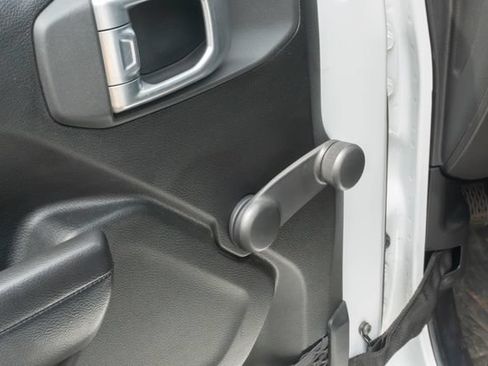 Used 2020 Jeep Wrangler Sport AWD/4WD image 8