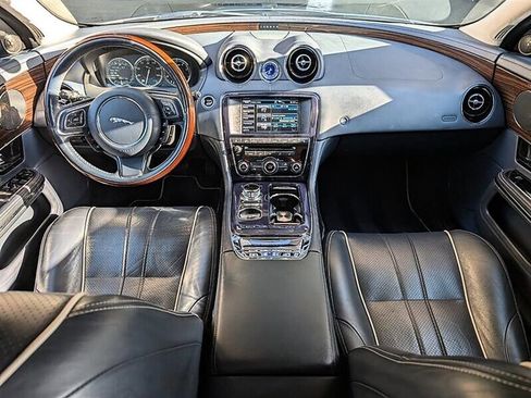 Used 2012 Jaguar XJ L RWD image 3
